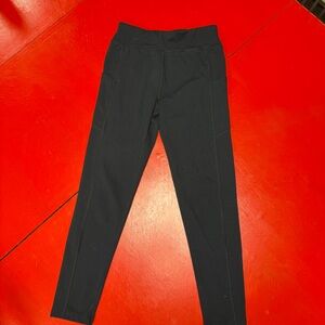 RUNWAY Black Leggings SIZE 12/14 side pockets